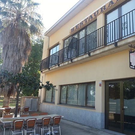 Hostal Torremirona Salt Extérieur photo